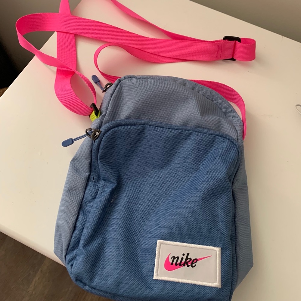 Nike cross body
